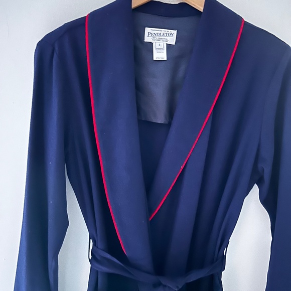 Vintage Pendleton Men's Flannel Robe - Navy with Red Trim - Small - Flaws - Picture 4 of 16